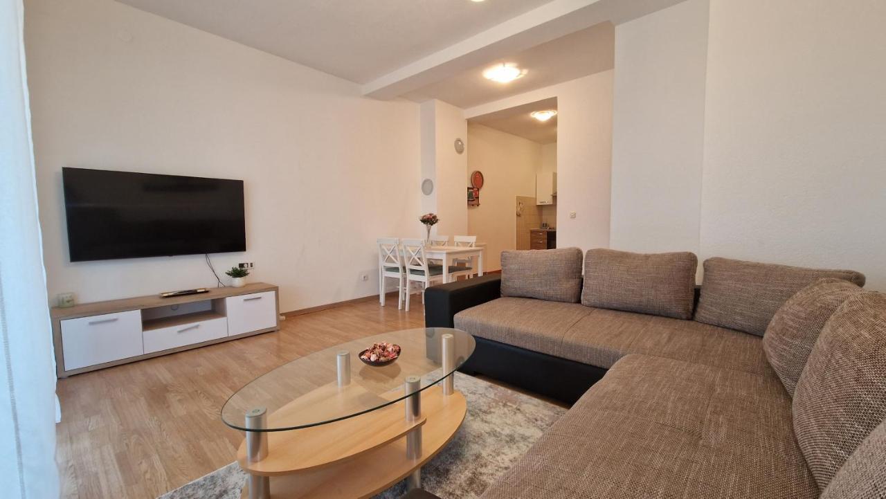 Apartments In Rijeka, Free Parking And Large Terrace, 15Min Drive From The Beach Экстерьер фото
