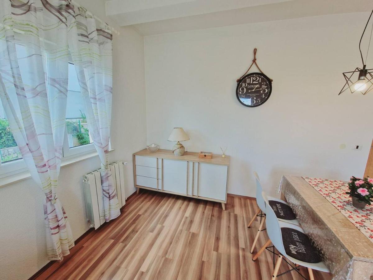 Apartments In Rijeka, Free Parking And Large Terrace, 15Min Drive From The Beach Экстерьер фото