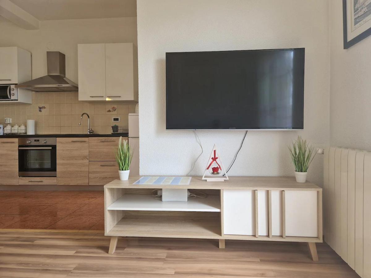Apartments In Rijeka, Free Parking And Large Terrace, 15Min Drive From The Beach Экстерьер фото