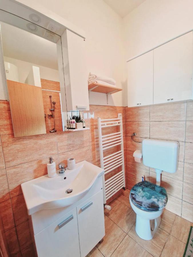 Apartments In Rijeka, Free Parking And Large Terrace, 15Min Drive From The Beach Экстерьер фото