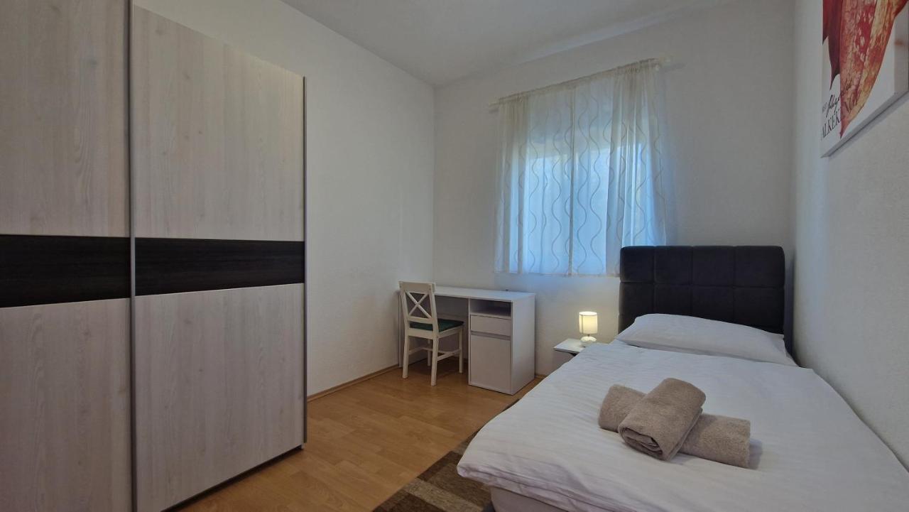 Apartments In Rijeka, Free Parking And Large Terrace, 15Min Drive From The Beach Экстерьер фото
