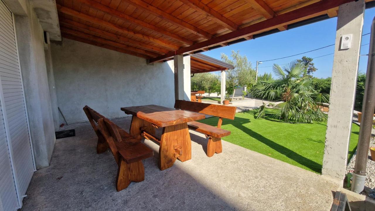 Apartments In Rijeka, Free Parking And Large Terrace, 15Min Drive From The Beach Экстерьер фото